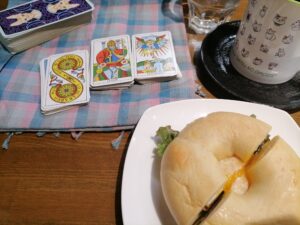 臼村さおり_カフェモフリーさんでのタロット占い